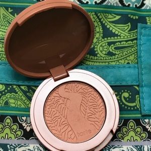 Tarte blush